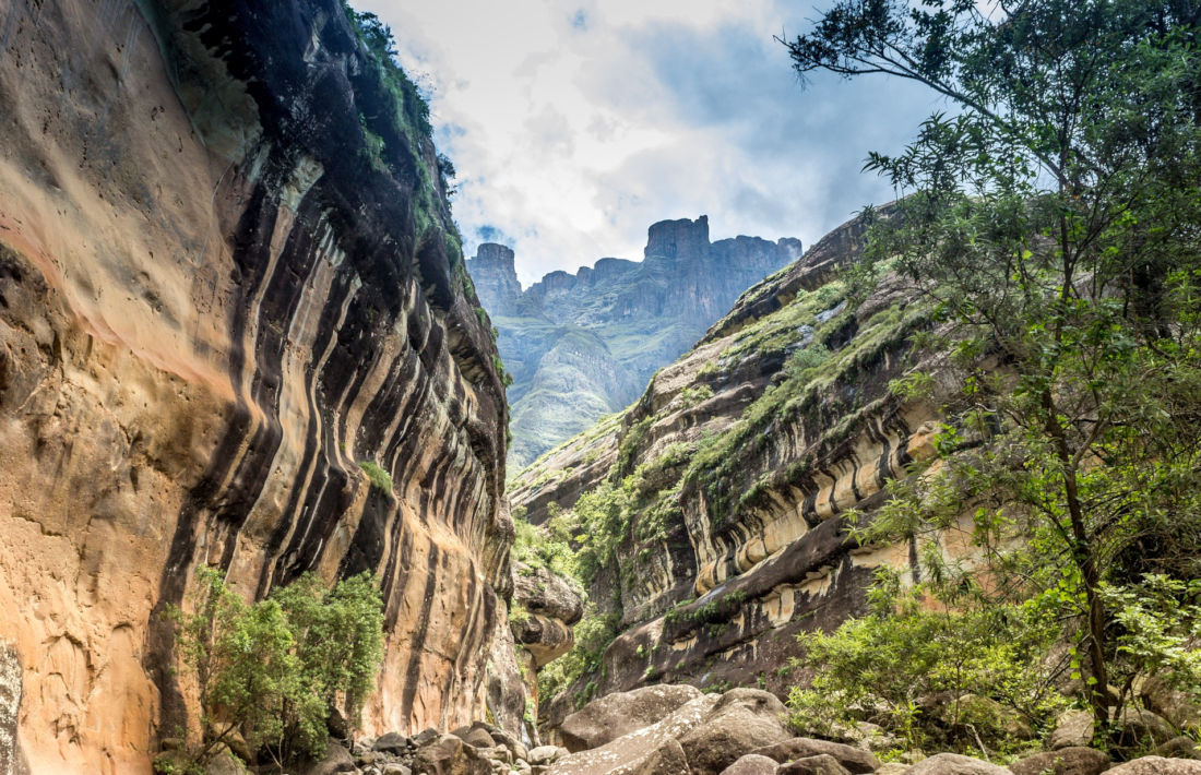 Kloof in de Drakensbergen in Zuid Afrika