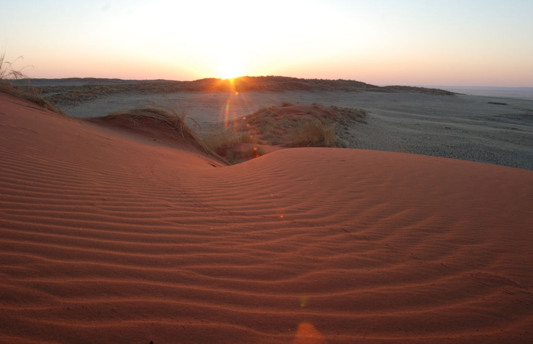 Zonsondergang over de Namib Naukluft woestijn