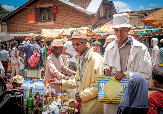 Lokale markt onderweg bij reis door Madagascar
