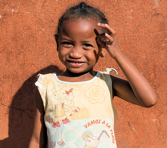Meisje bij Manja in Madagascar