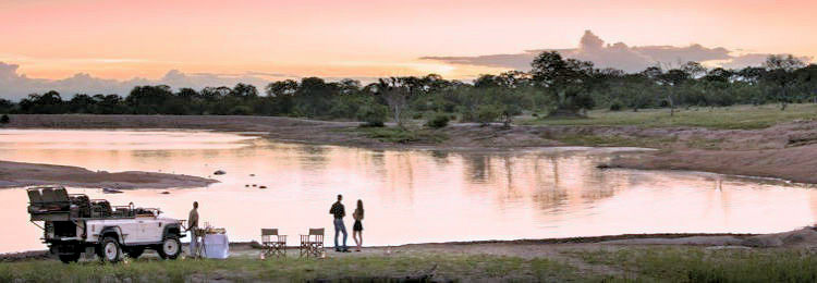 Sundowner drankjes tijdens luxe safari reis Zuid Afrika