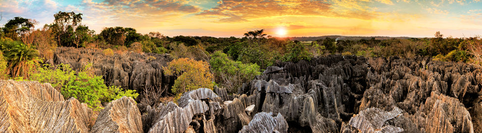 Tsingy de Bemaraha bij zonsondergang