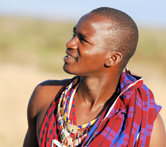 Masai krijger tijdens groepsreis in Kenia enTanzania