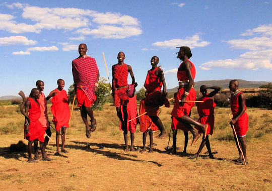 Dansende Masai krijgers in Kenia