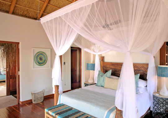Azura Benguerra Royal beach Villa slaapkamer