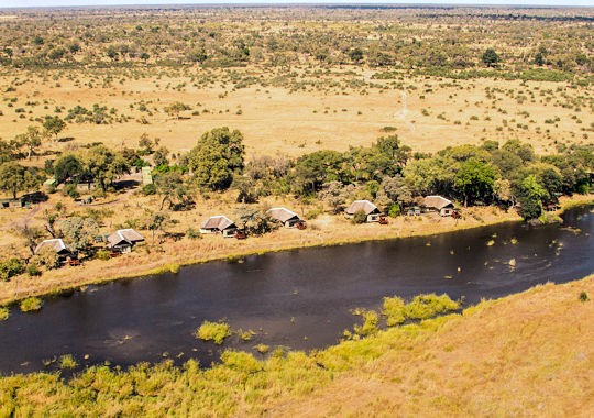 Kwando Lagoon kamp in Botswana vanuit de lucht