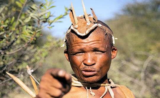 San Bushman tijdens rondreis door Botswana