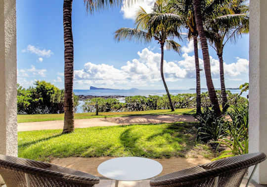 uitzicht vanuit suite bij Cannonier Beachcomber hotel Mauritius